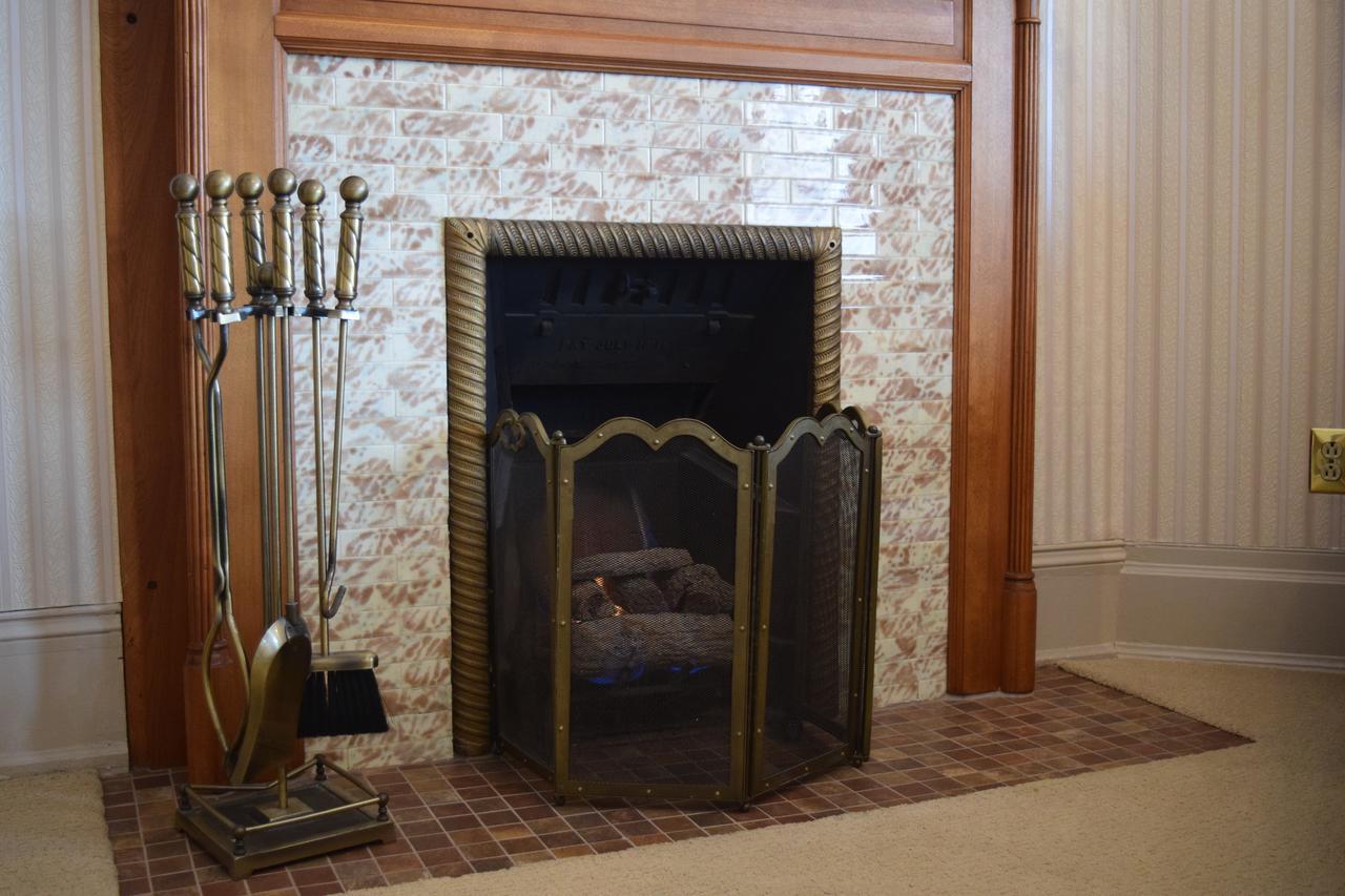 The Lamplighter Bed & Breakfast Of Ludington Luaran gambar