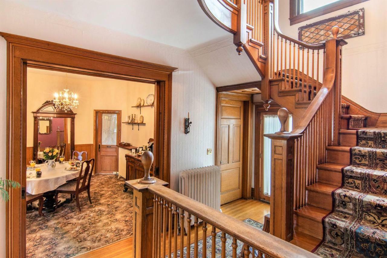 The Lamplighter Bed & Breakfast Of Ludington Luaran gambar