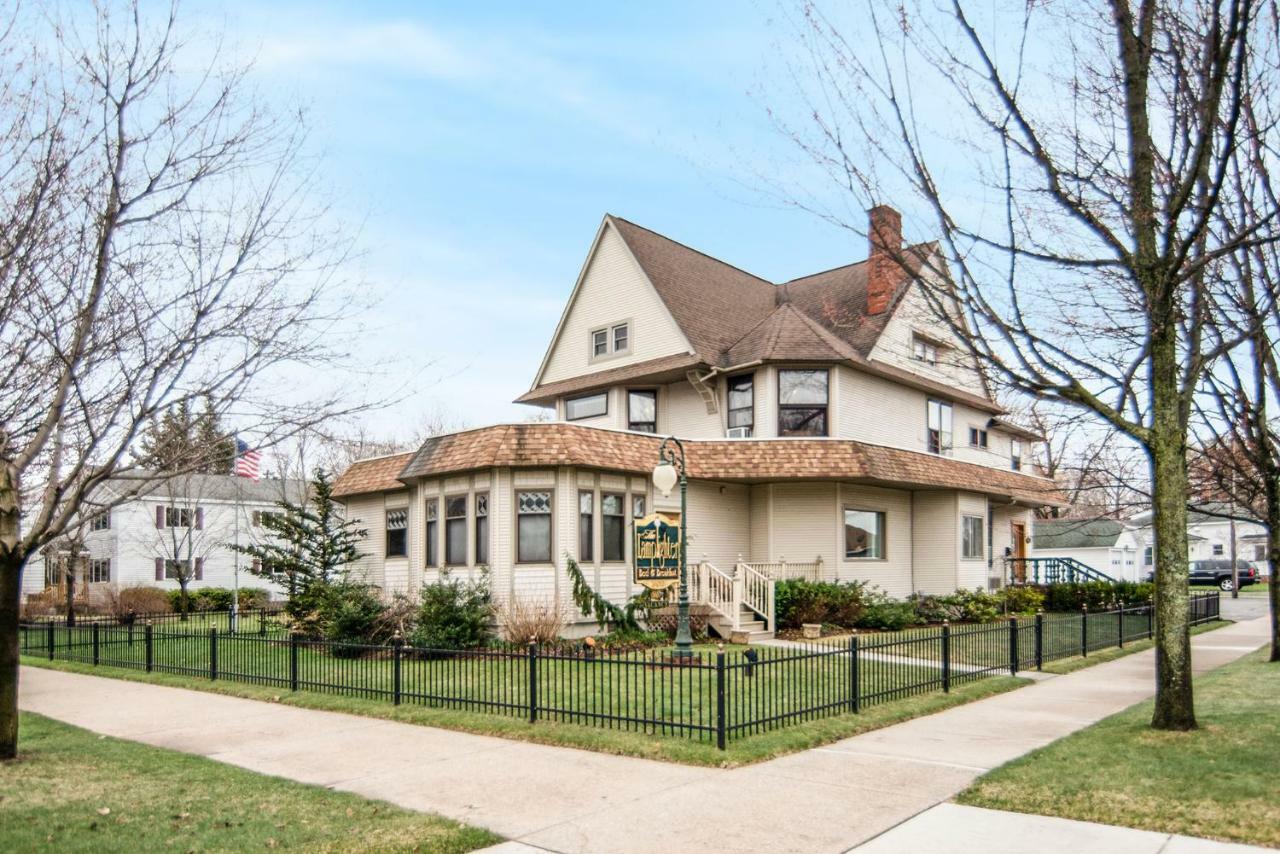 The Lamplighter Bed & Breakfast Of Ludington Luaran gambar