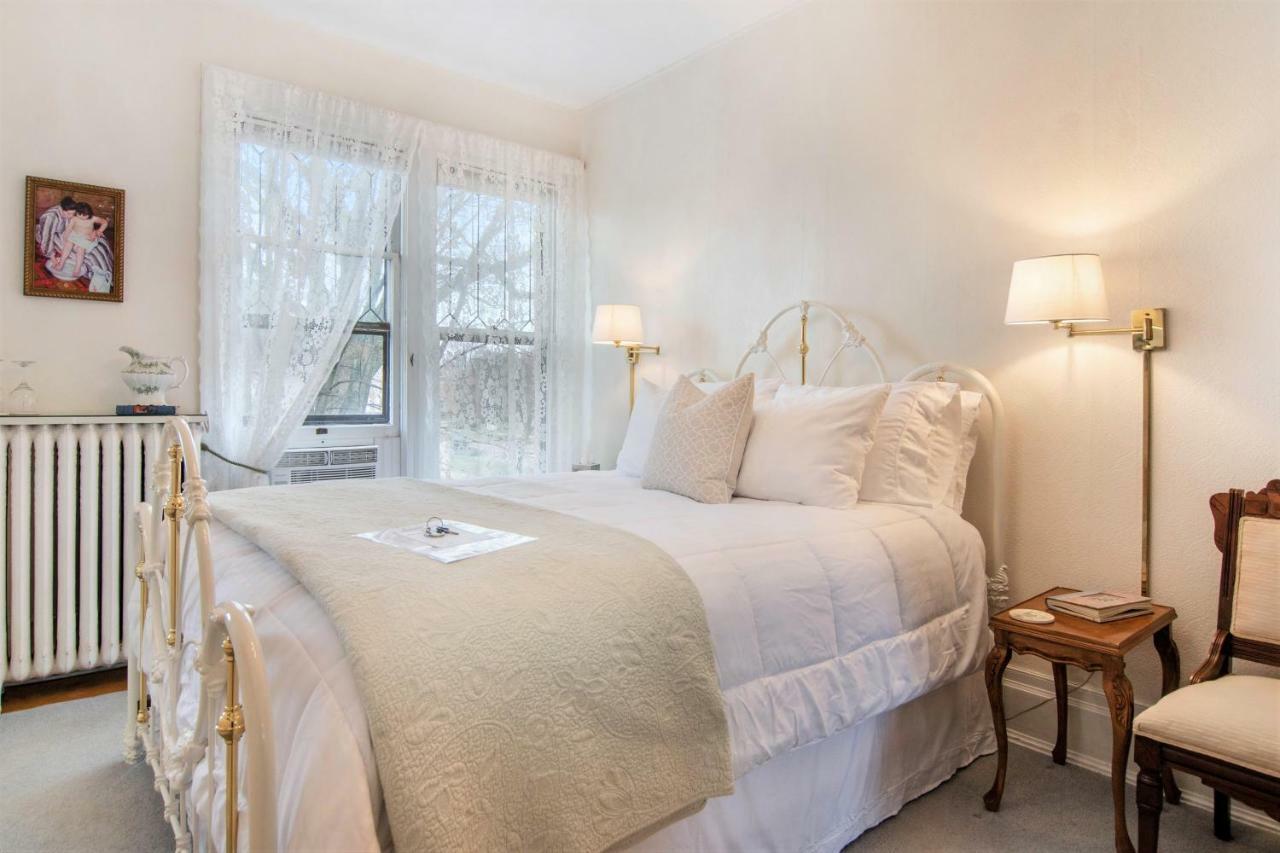 The Lamplighter Bed & Breakfast Of Ludington Luaran gambar