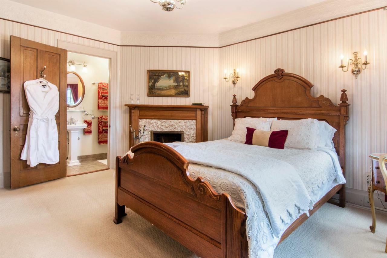 The Lamplighter Bed & Breakfast Of Ludington Luaran gambar