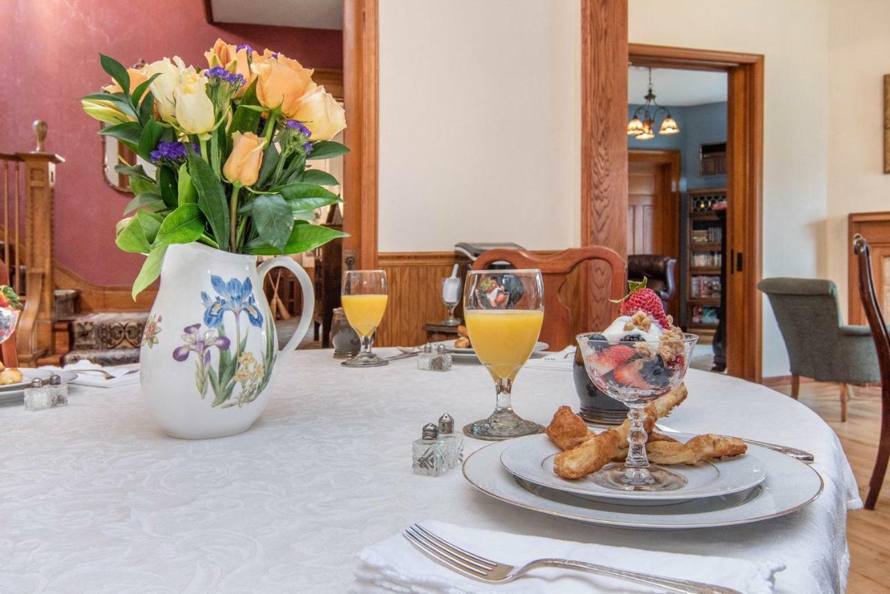 The Lamplighter Bed & Breakfast Of Ludington Luaran gambar